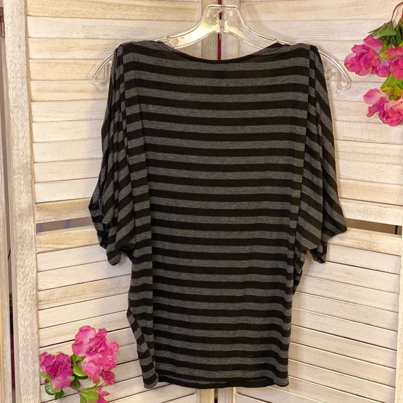 Striped Cold Shoulder/Short Sleeved Top - S - Picture 4 of 7